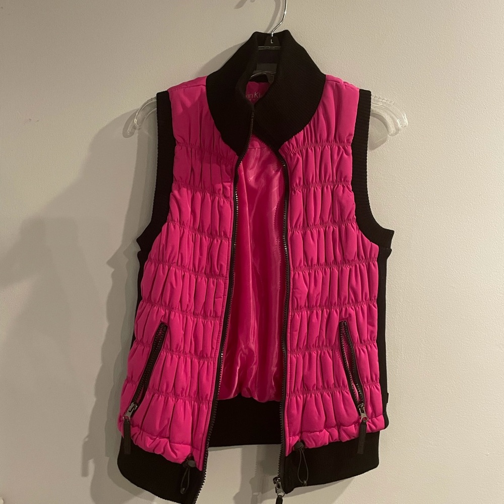 CALVIN KLEIN PERFORMANCE WOMEN’S VEST - SIZE M